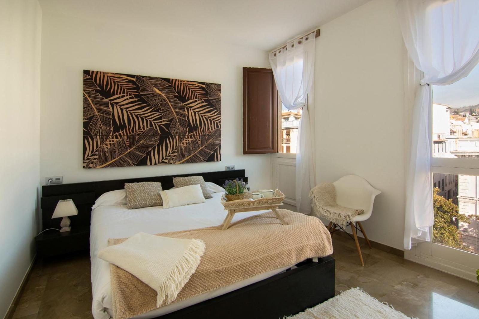 Plaza Ayuntamiento Granada Habitame inmobiliaria