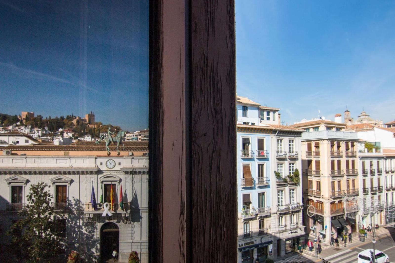 Plaza Ayuntamiento Granada Habitame inmobiliaria