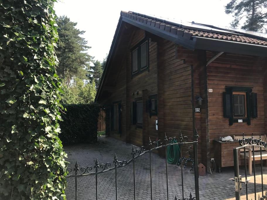 Houten chalet/bungalow in het bos, sauna, jacuzzi view 3