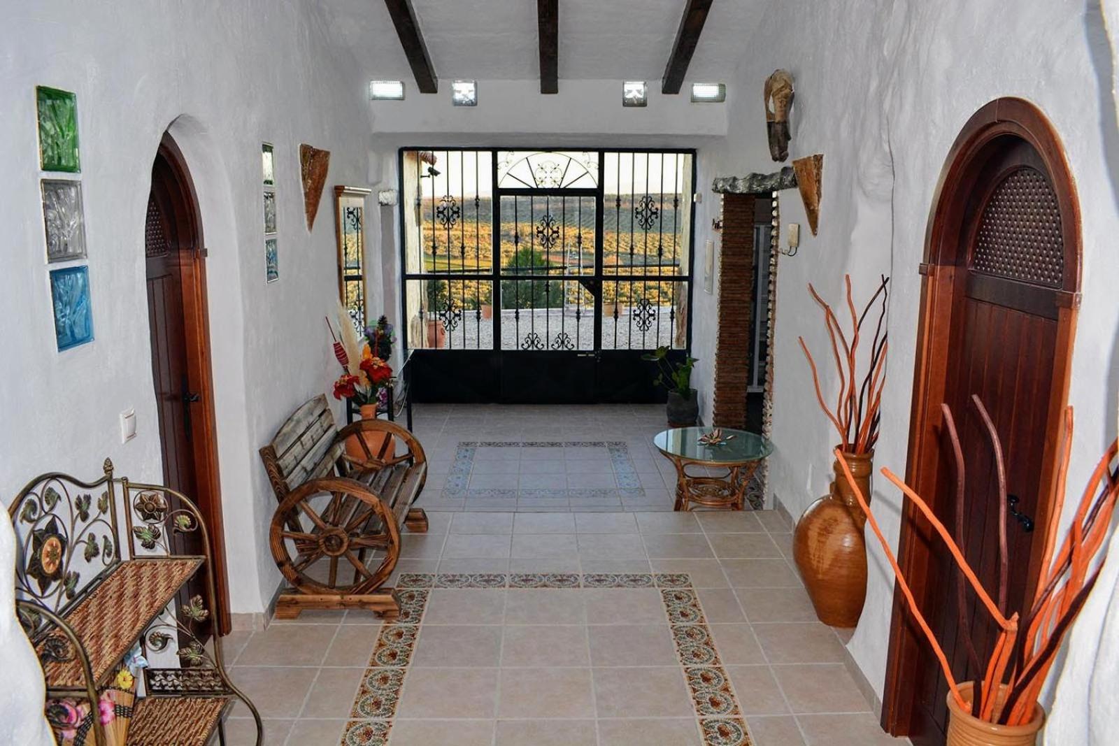 Casas Cueva con piscina y barbacoa