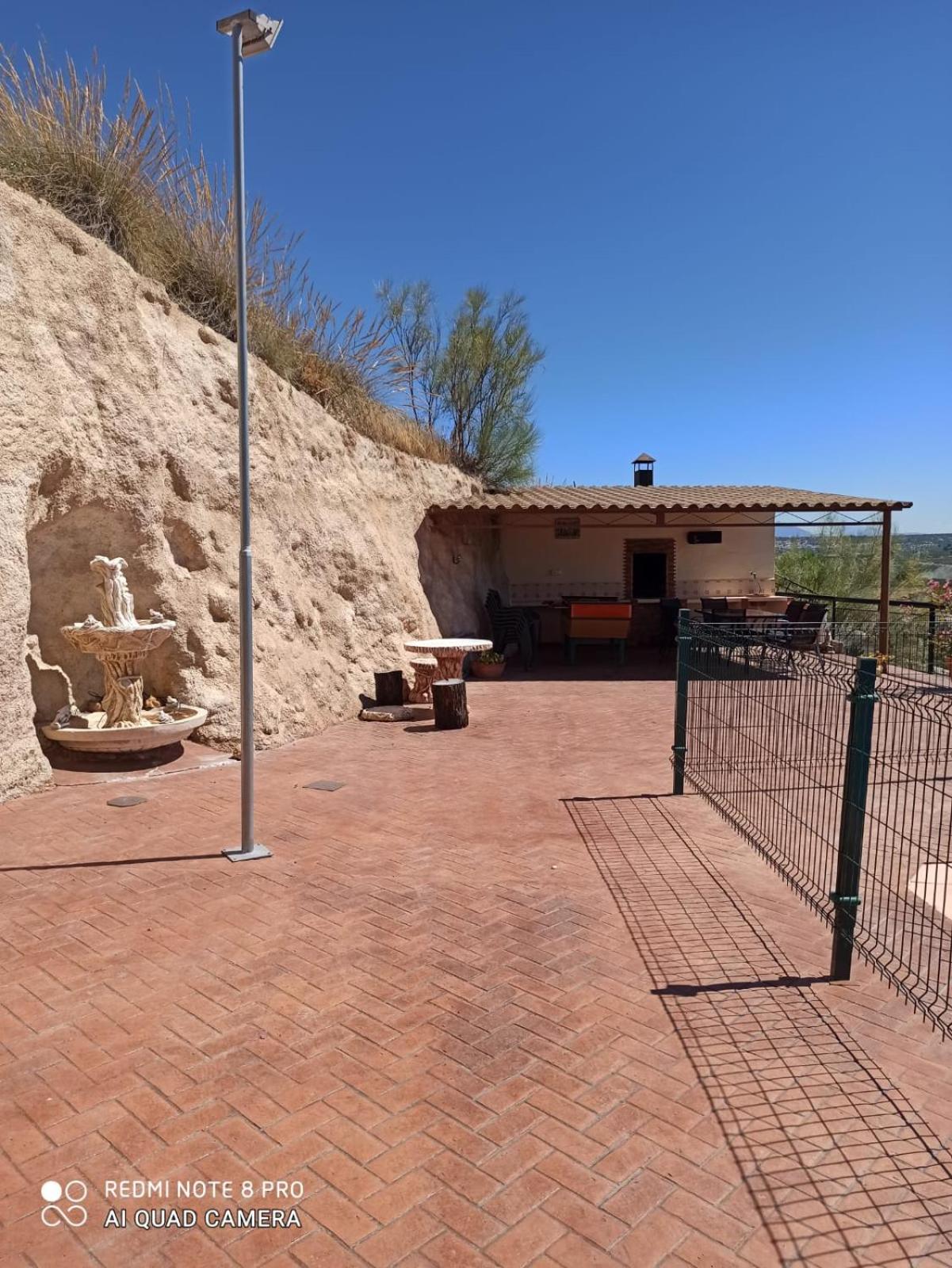 Casas Cueva con piscina y barbacoa