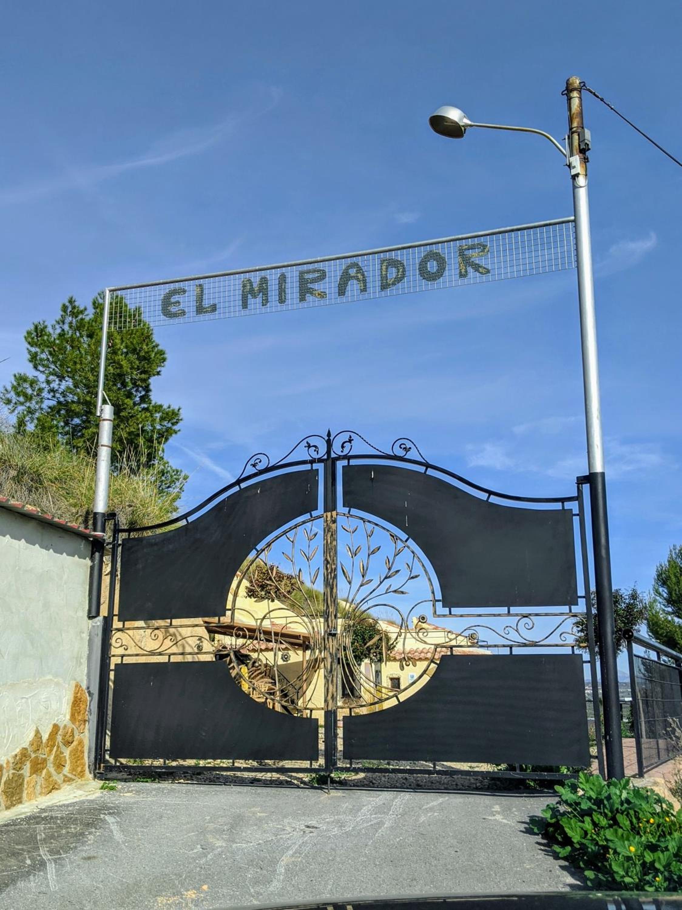 Casas Cueva con piscina y barbacoa