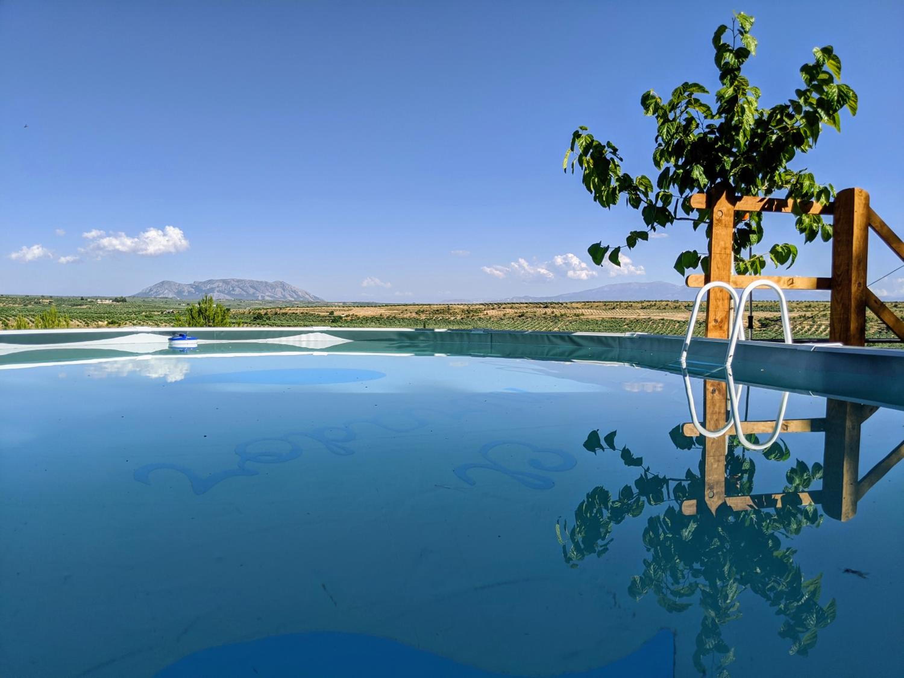 Casas Cueva con piscina y barbacoa
