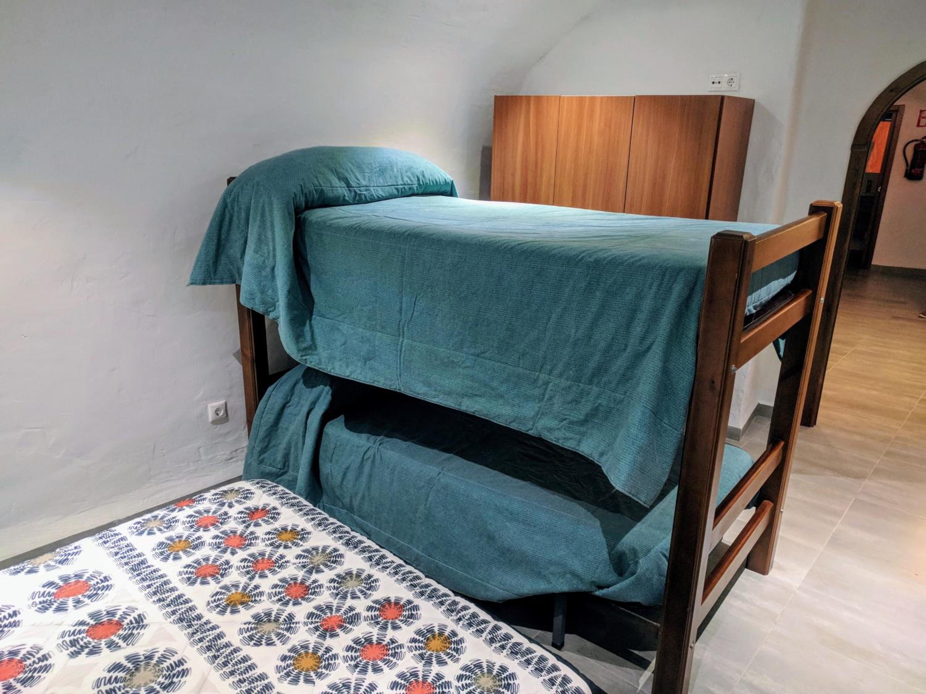 Casas Cueva con piscina y barbacoa