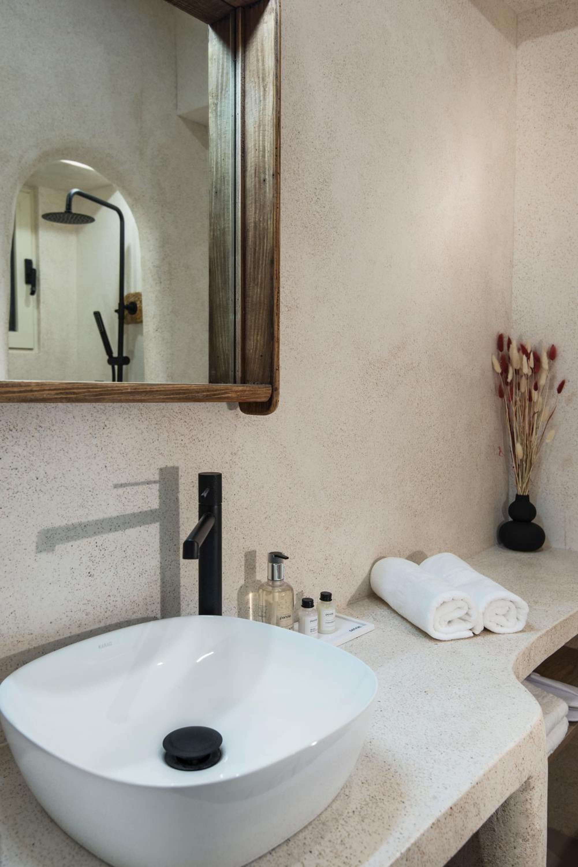 Athena Luxury Studios