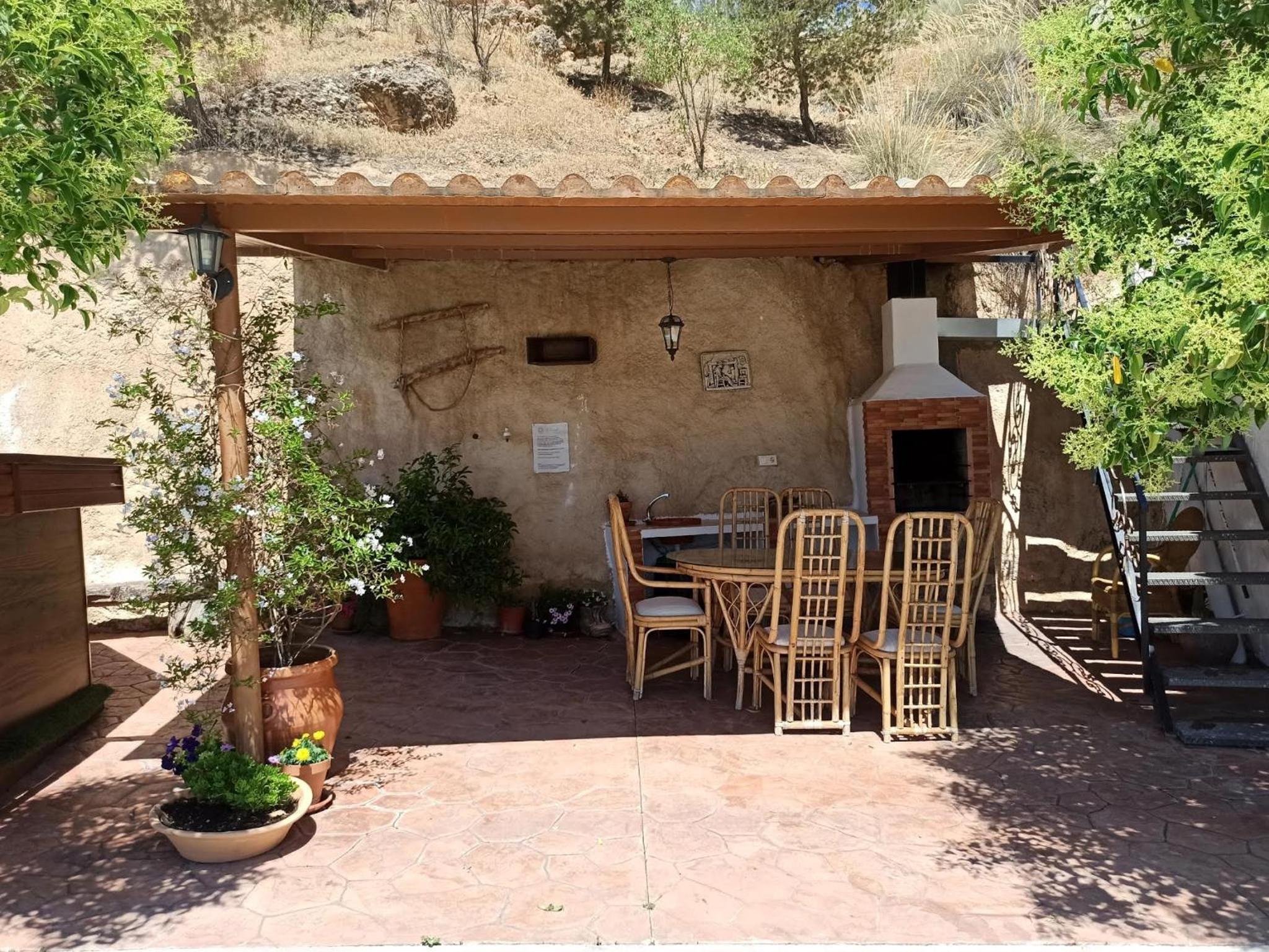 Casas Cueva con piscina y barbacoa