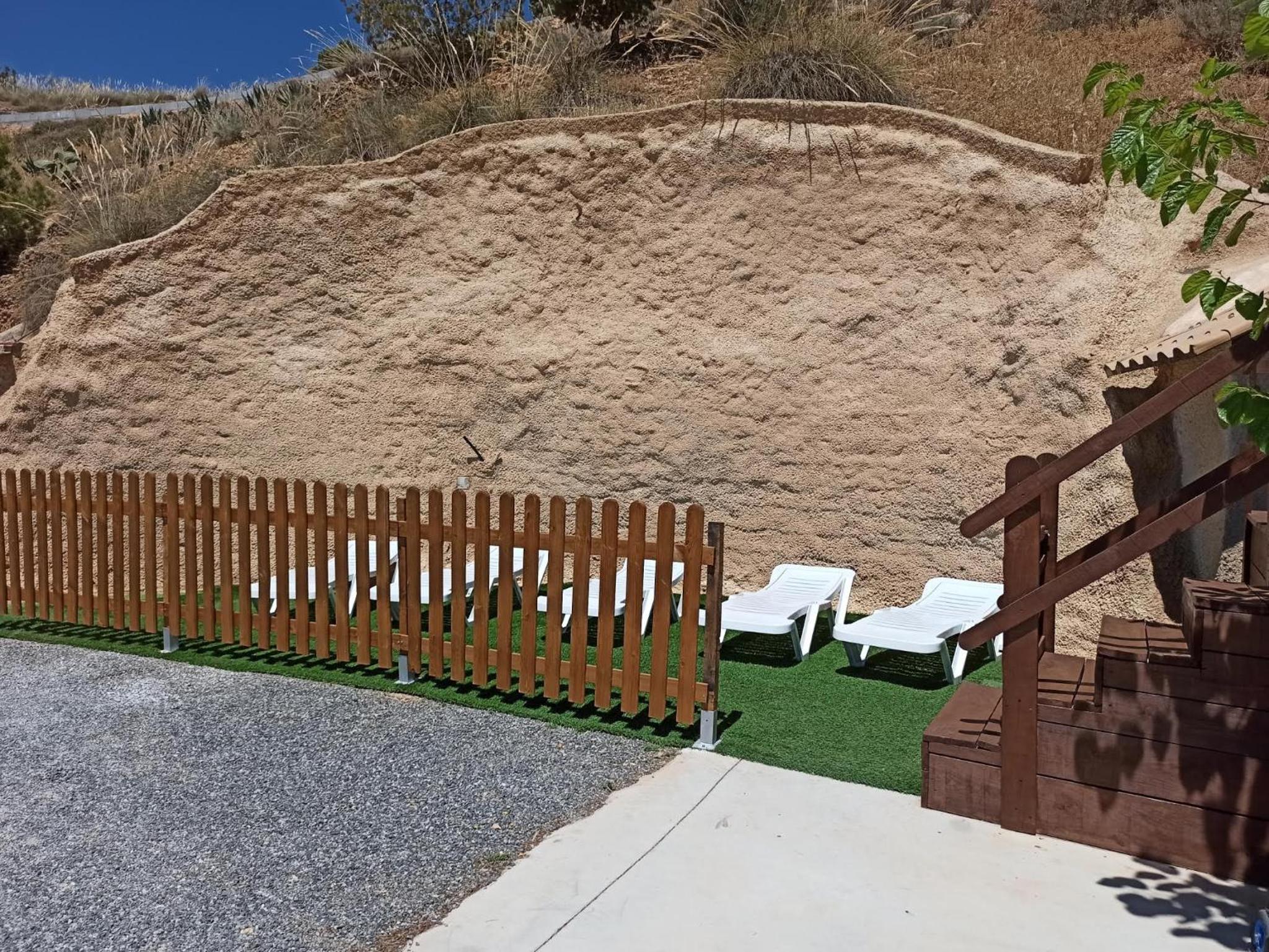 Casas Cueva con piscina y barbacoa