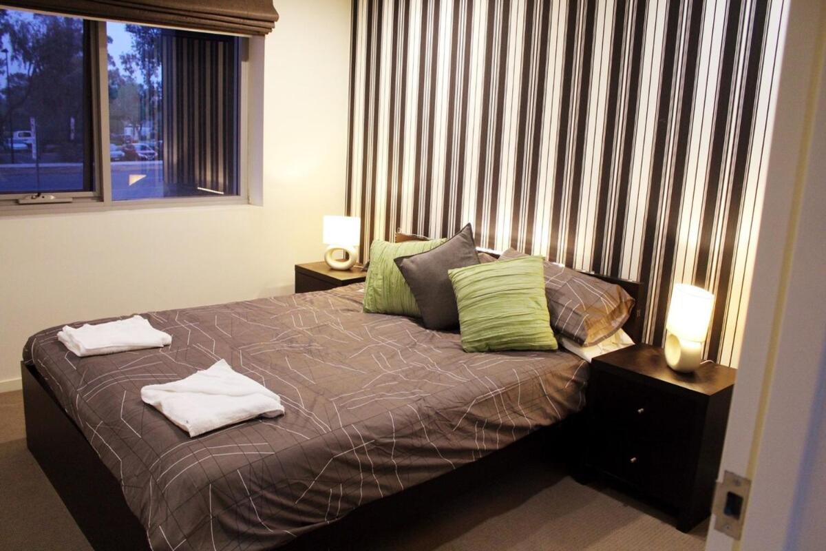Braddon 1BD - Walk to Tram - Gym - Free Parking view 2