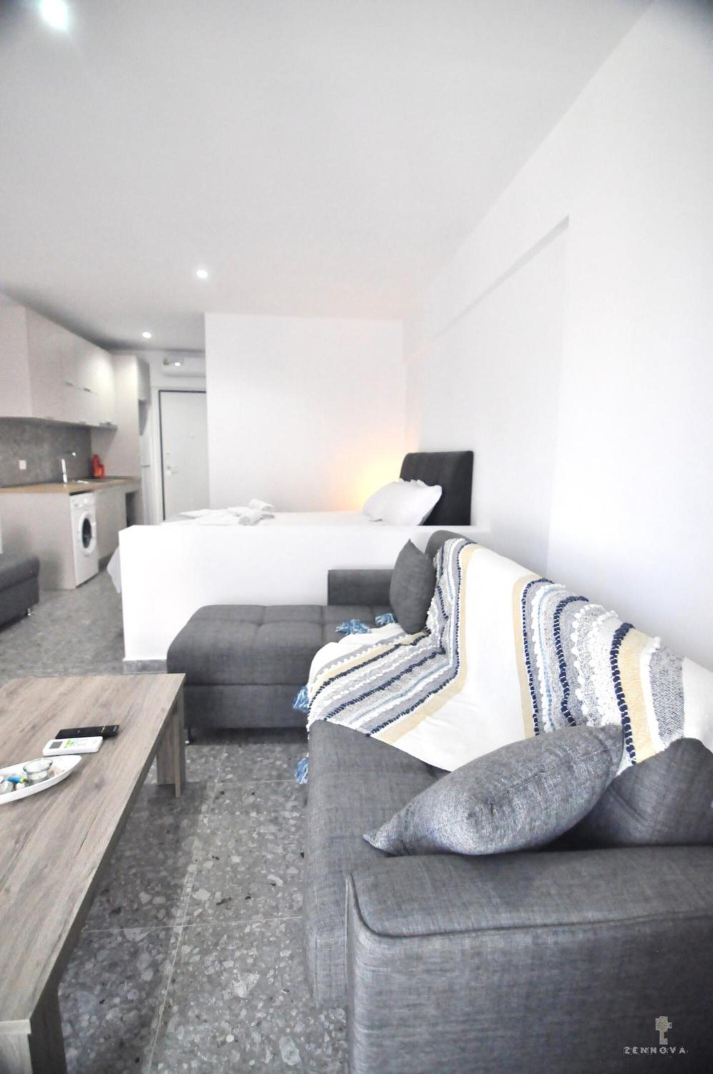 Zennova Sirene Luxury Studios