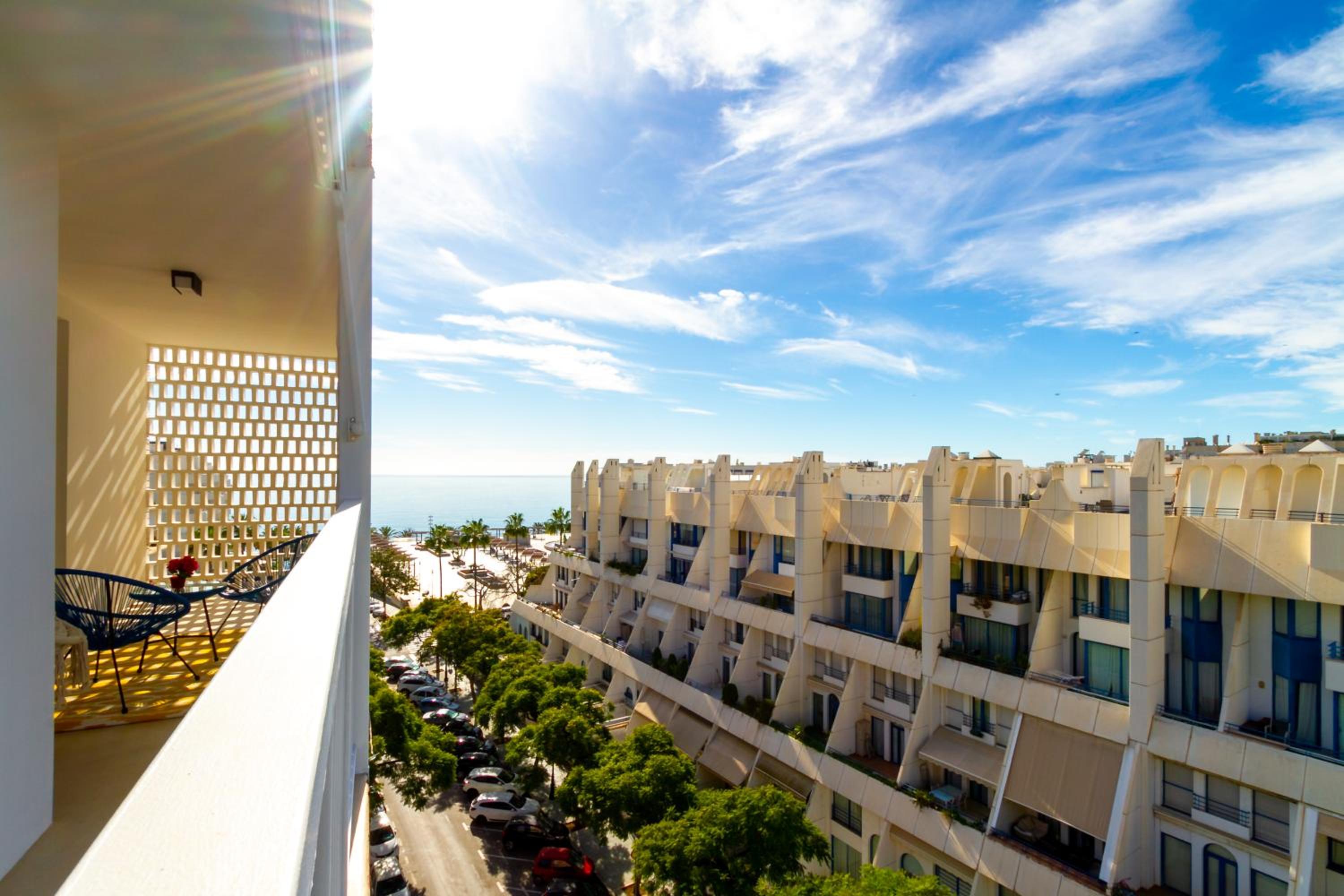 MARBELLA BANUS SUITES - Marbella Centre Sea Views Suite Apartment