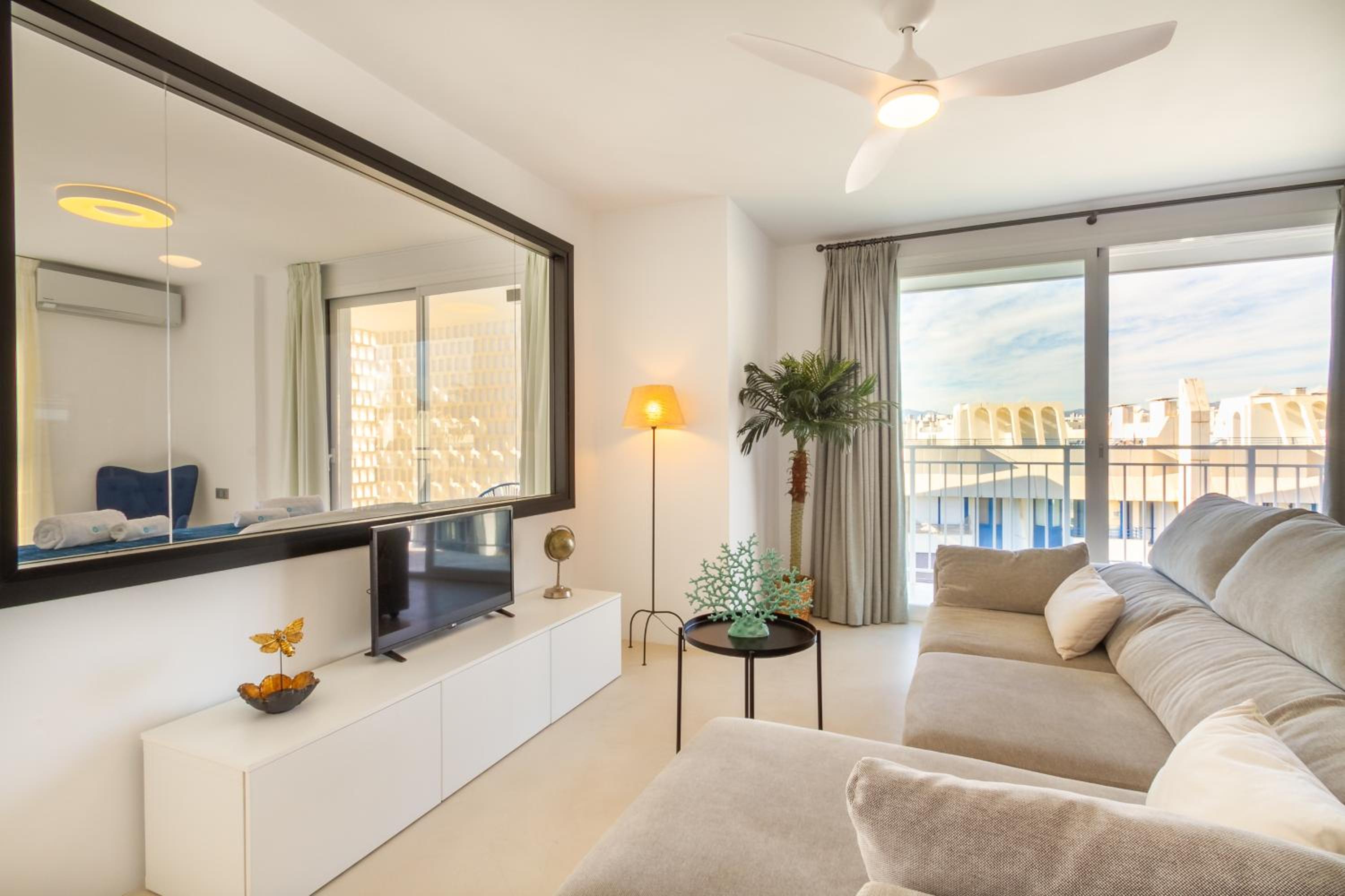 MARBELLA BANUS SUITES - Marbella Centre Sea Views Suite Apartment