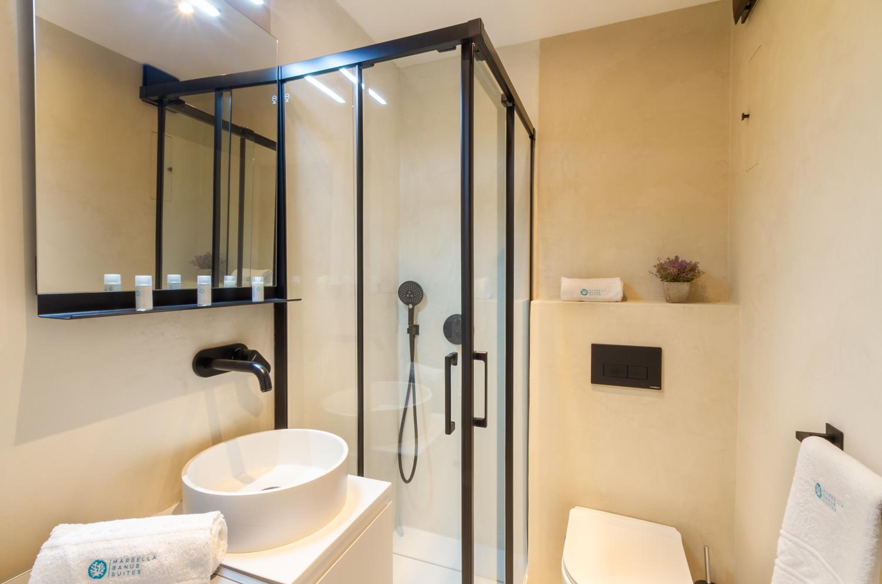 MARBELLA BANUS SUITES - Marbella Centre Sea Views Suite Apartment