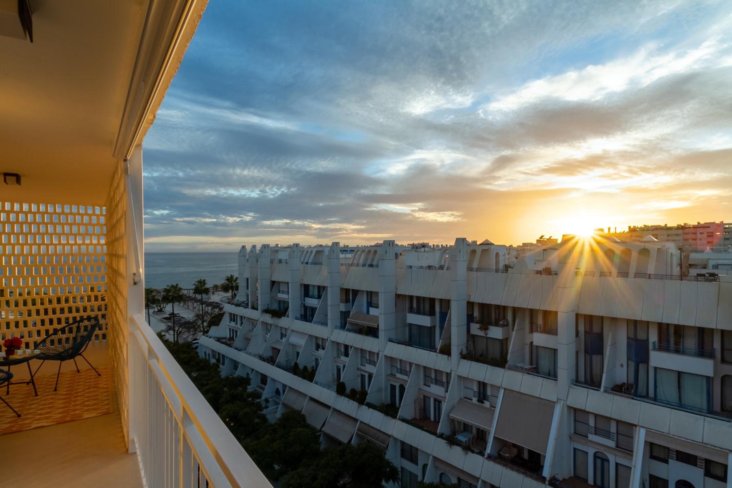 MARBELLA BANUS SUITES - Marbella Centre Sea Views Suite Apartment