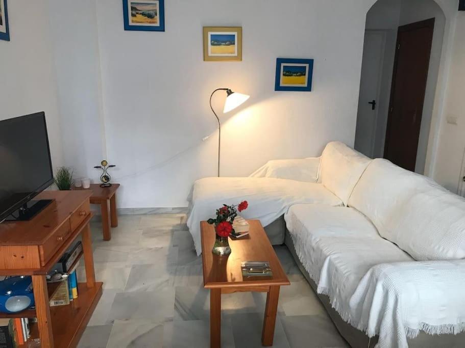 Huerta Enmedio 15 Terraced house in tranquil location in Conil center sleeps 4 view 3