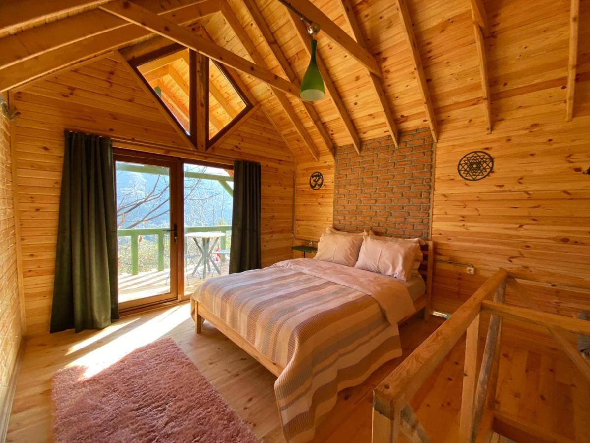 Secluded Wooden House with Jacuzzi in Sapanca view 2