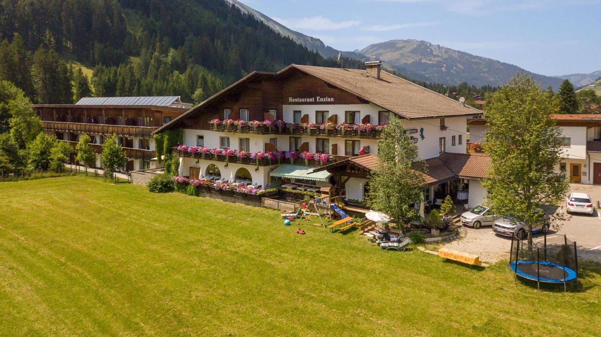 Gasthof Restaurant Pizzeria Enzian - Sommerbergbahnen inklusive