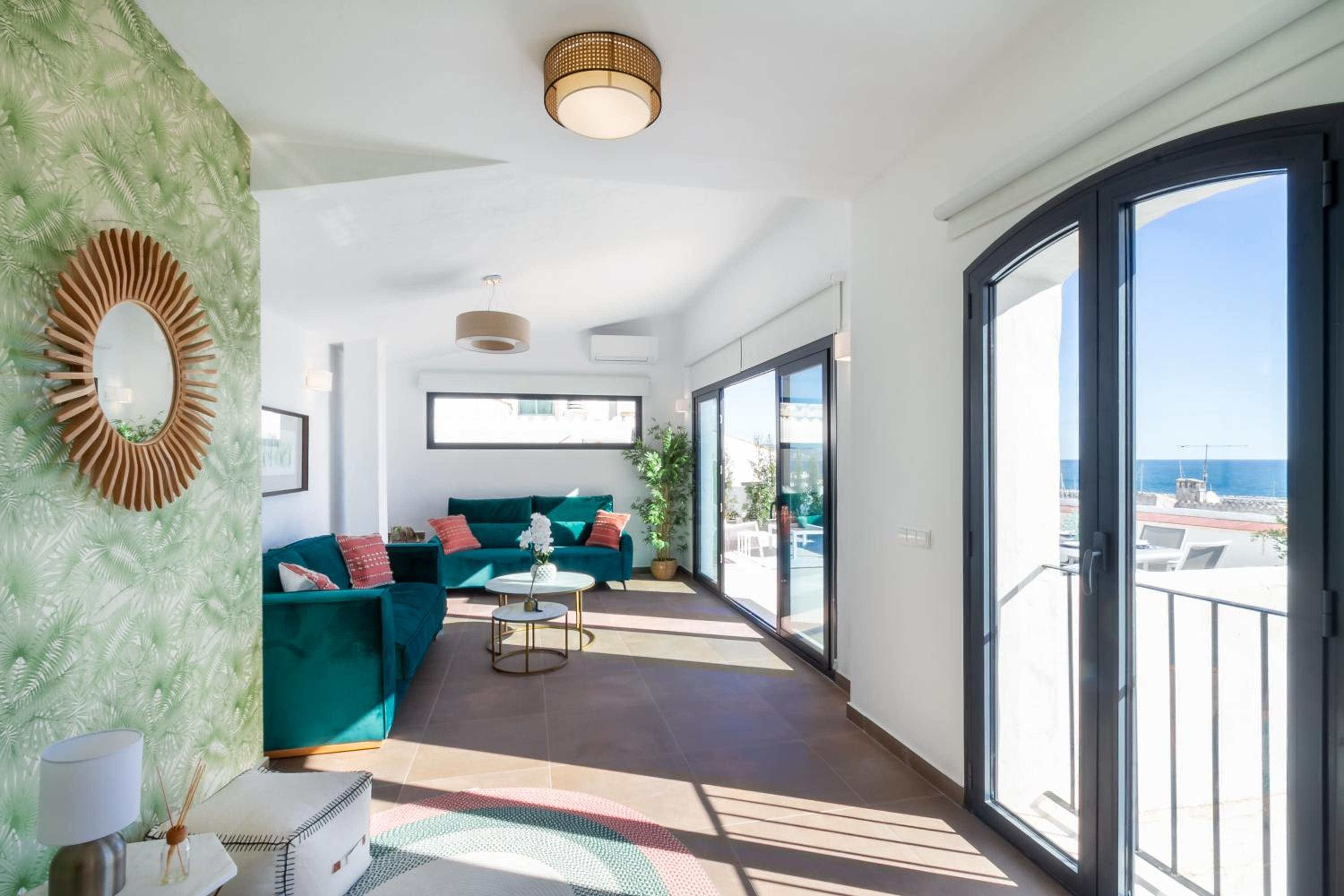 MARBELLA BANUS SUITES - Puerto Banus Harbour Sea Views Suite Penthouse