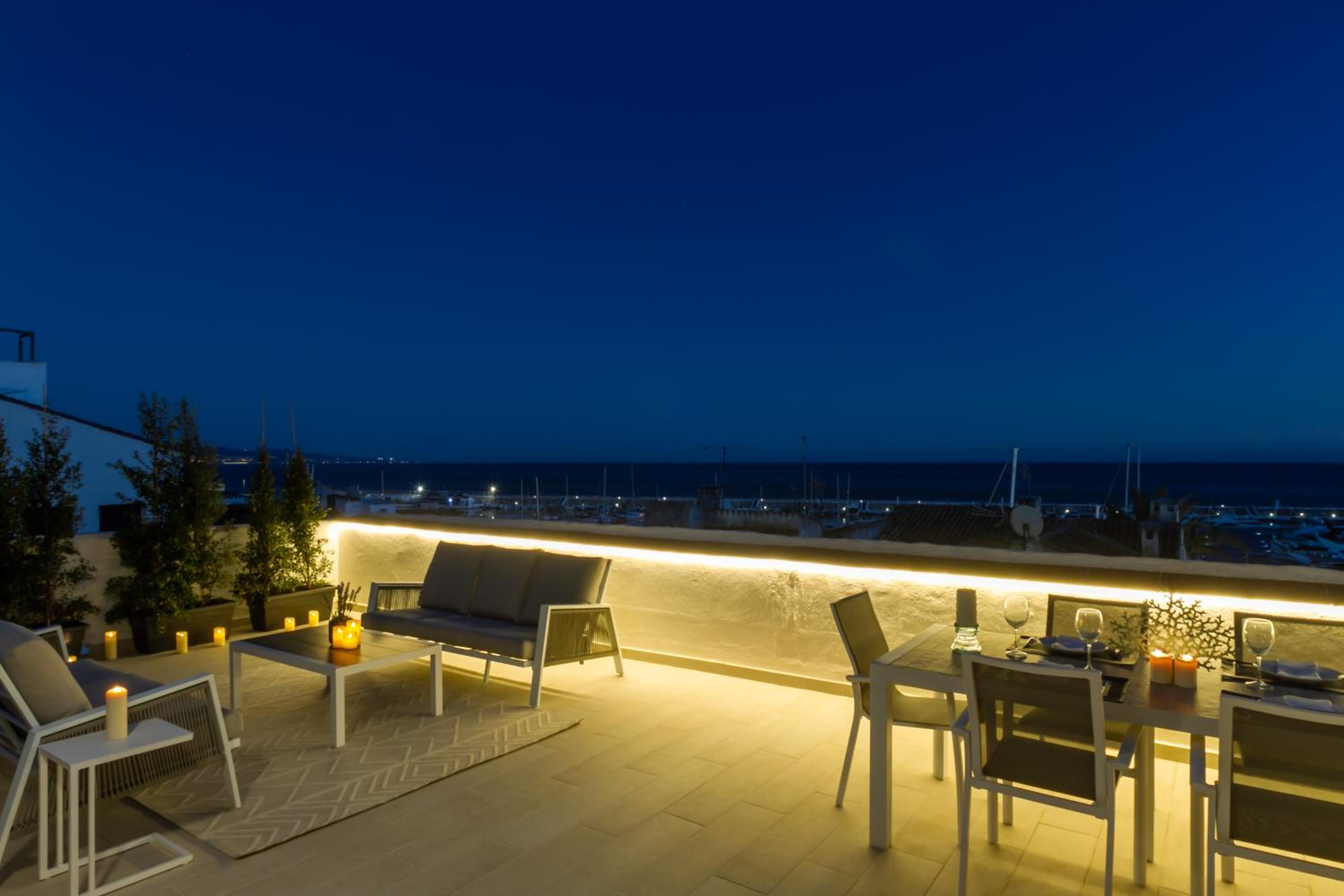 MARBELLA BANUS SUITES - Puerto Banus Harbour Sea Views Suite Penthouse