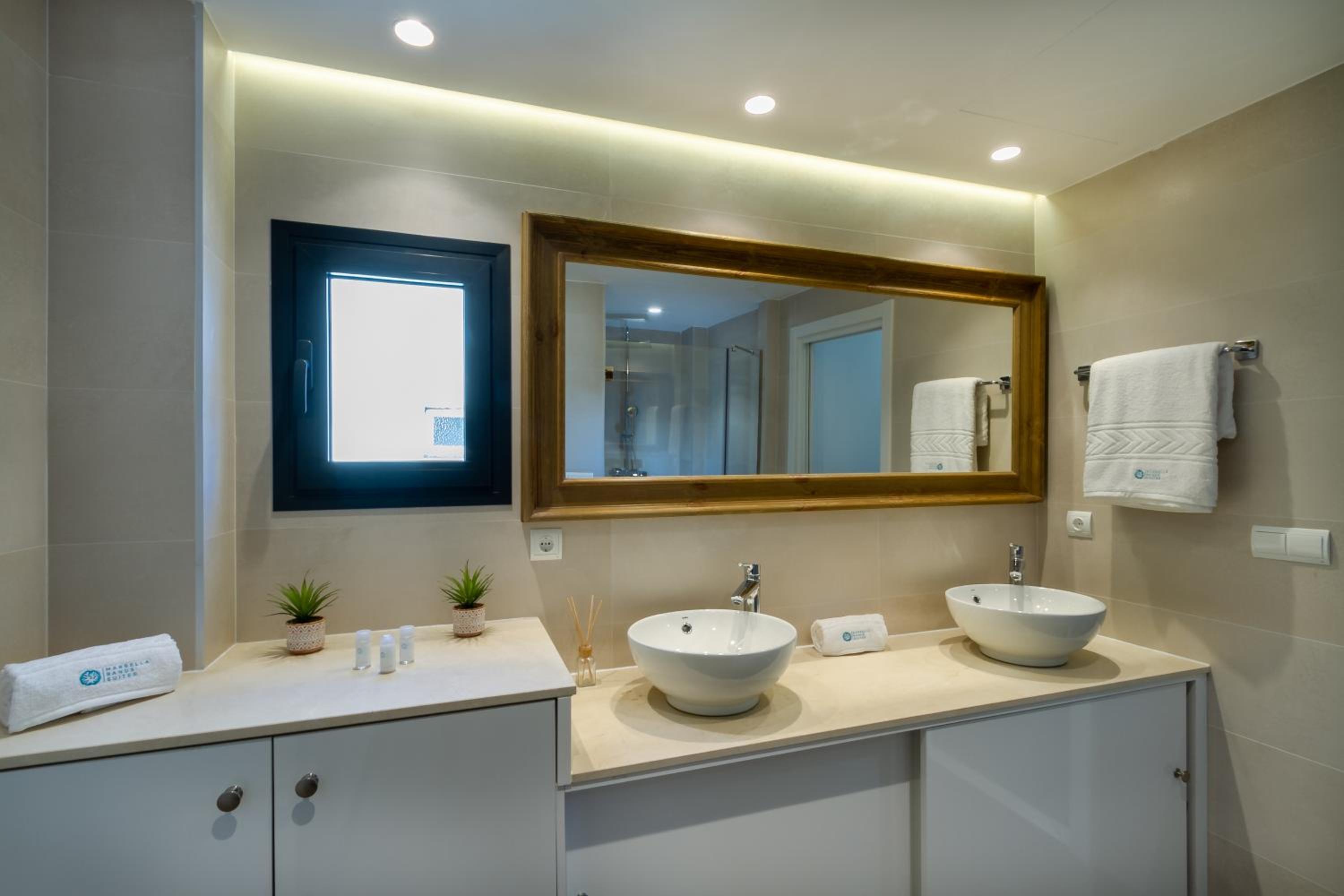 MARBELLA BANUS SUITES - Puerto Banus Harbour Sea Views Suite Penthouse