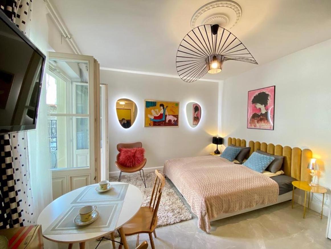 Luxury Panda Apartment in Old Town view 3