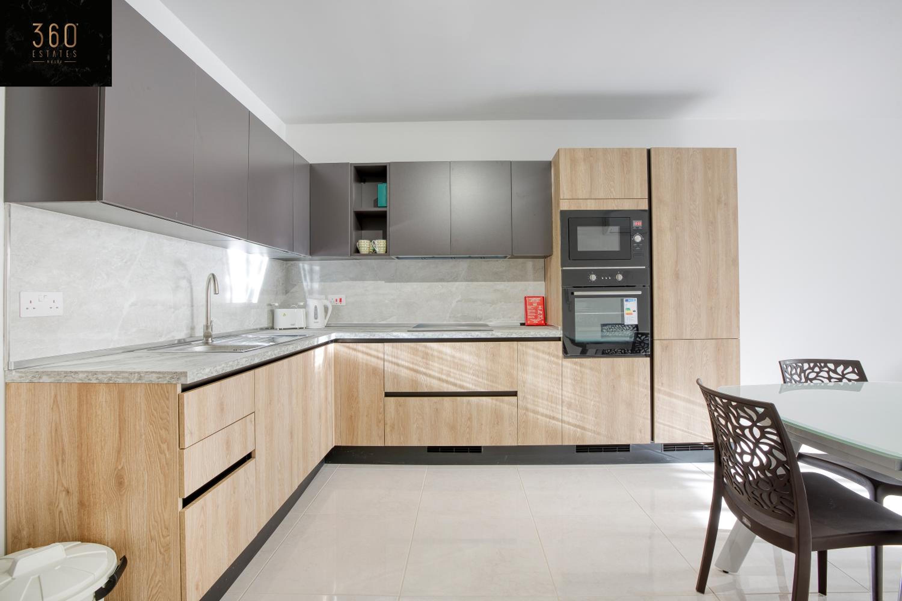 5th Floor brand new APT, with PRVT Balcony & WIFI by 360 Estates view 3