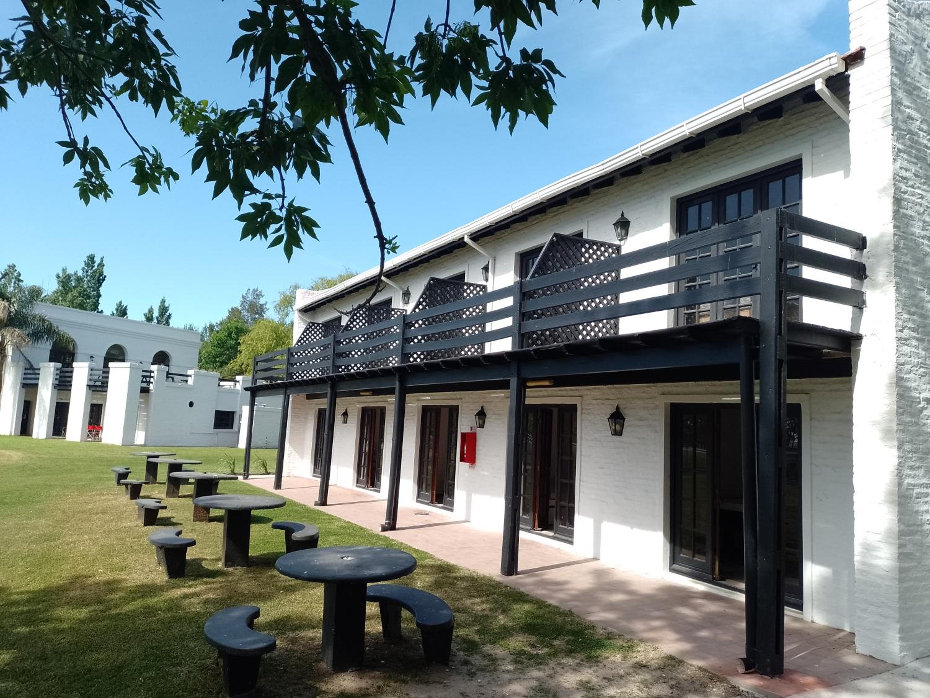 Aparts Laguna Camp