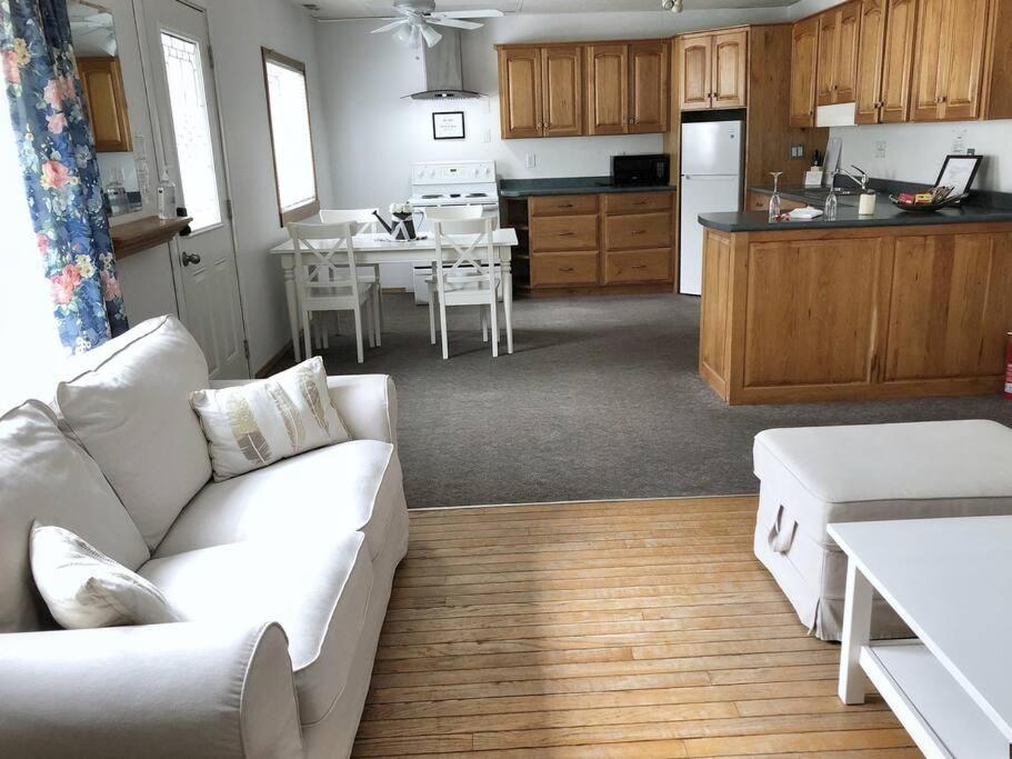 Cozy Cottage Retreat