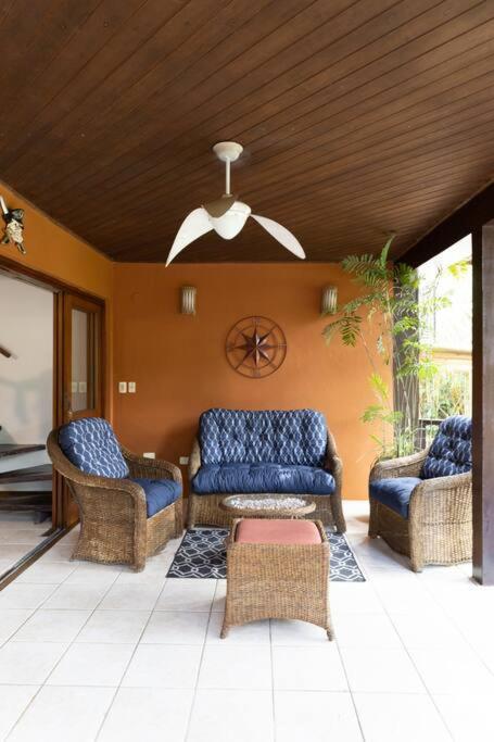 CASA DA ILHA em CONDOMINIO