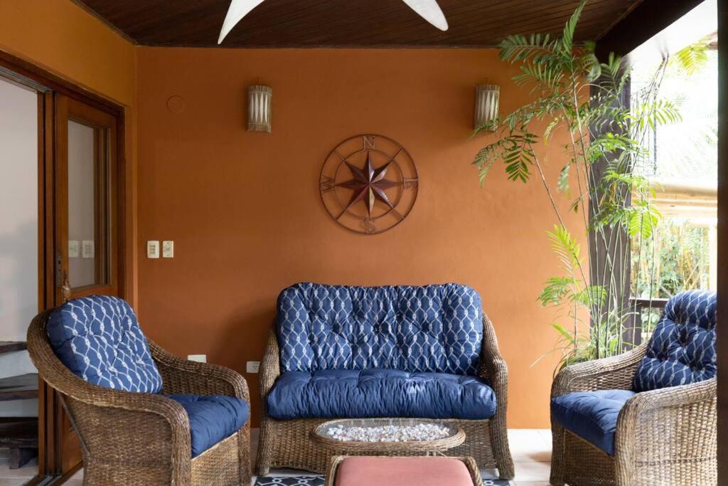 CASA DA ILHA em CONDOMINIO