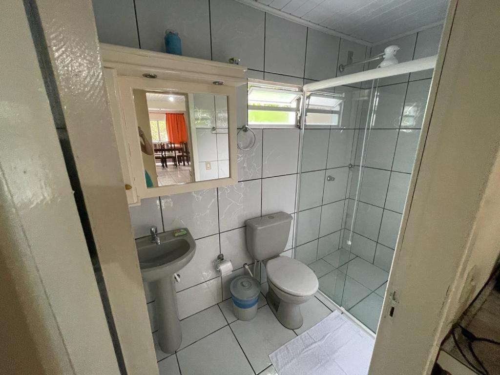 Casa Brisa do Mar Itapoá conforto à uma quadra da praia