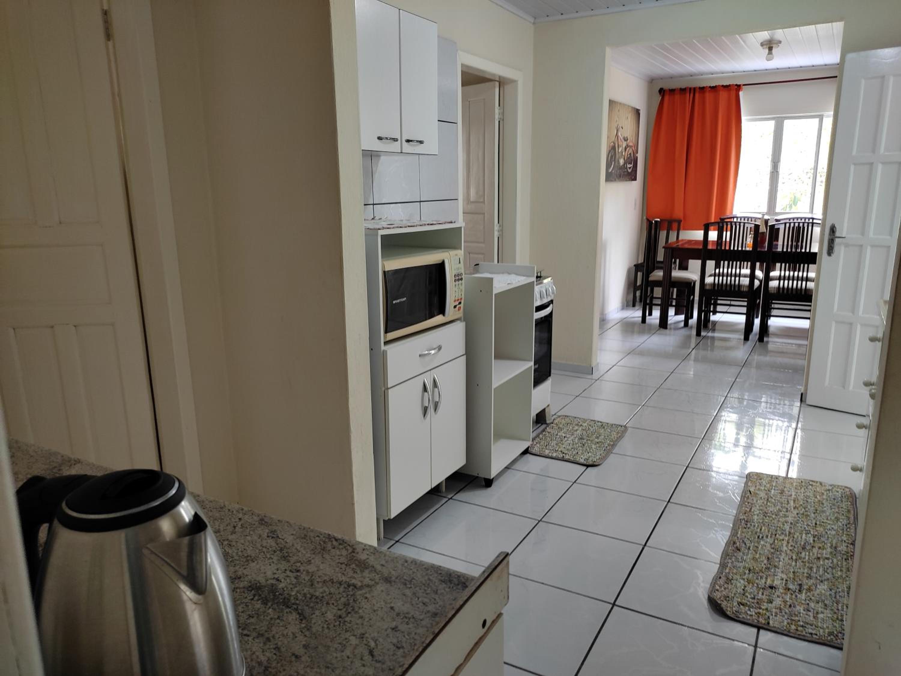 Casa Brisa do Mar Itapoá conforto à uma quadra da praia