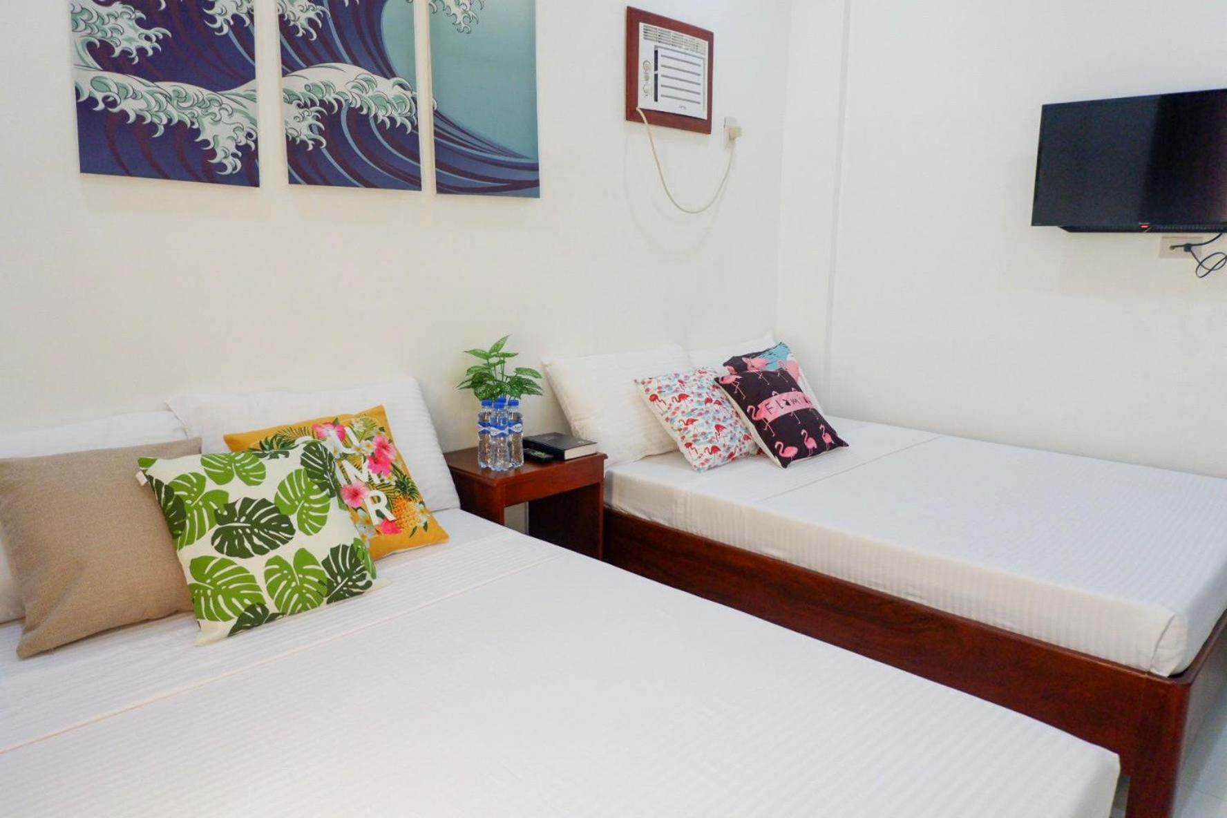 Endless Summer Hotel Baler