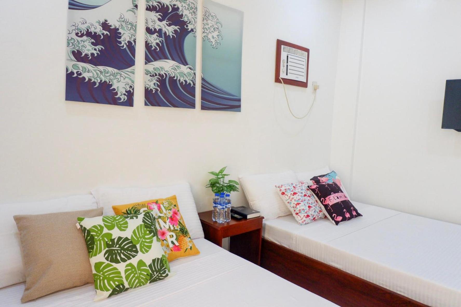 Endless Summer Hotel Baler