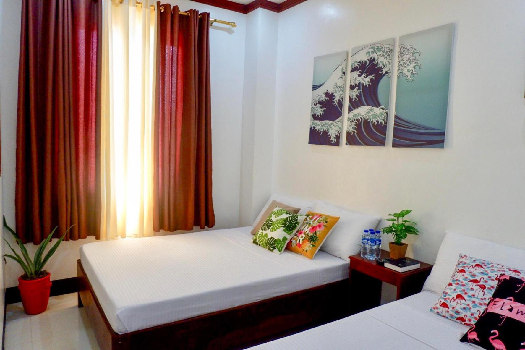 Endless Summer Hotel Baler