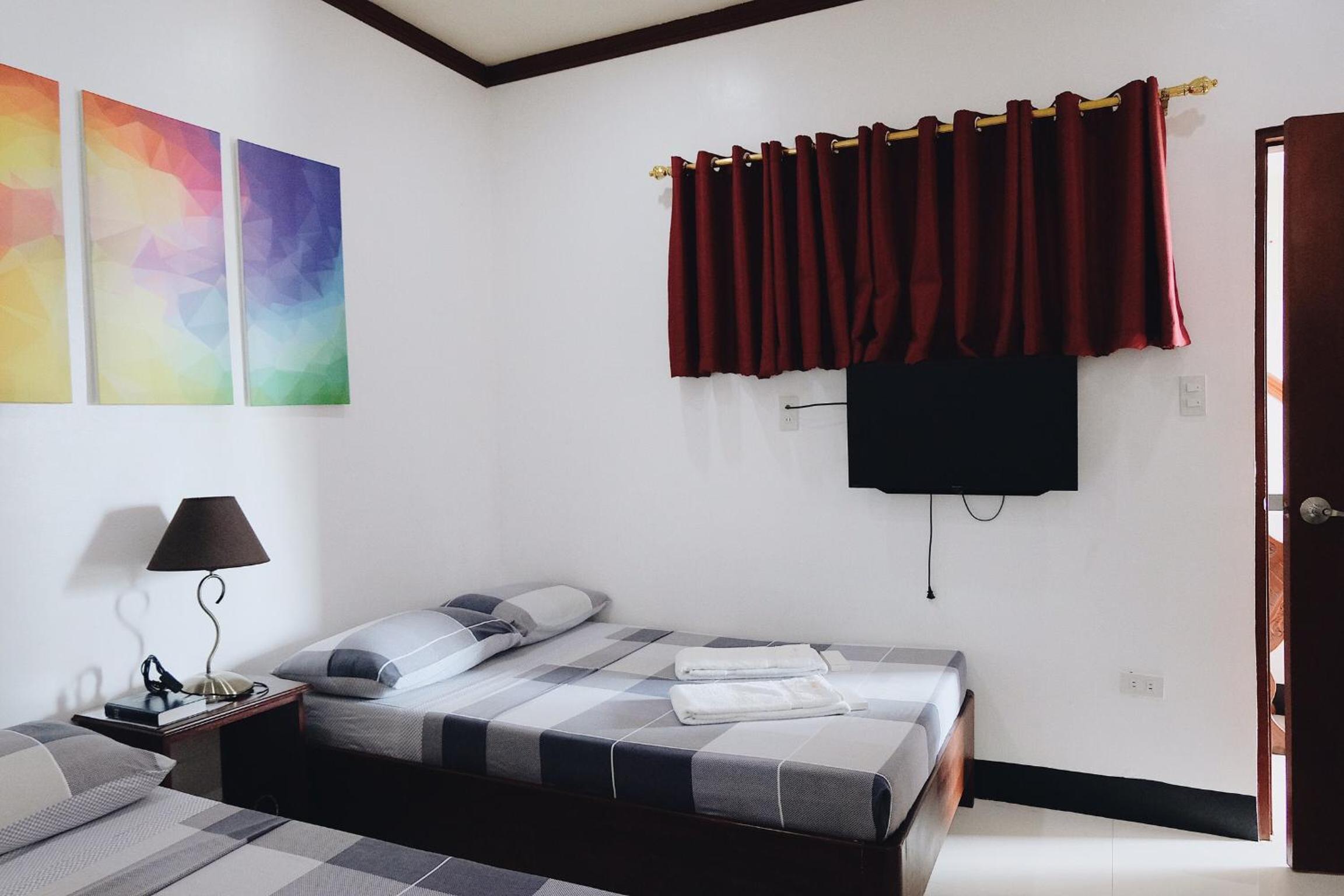Endless Summer Hotel Baler
