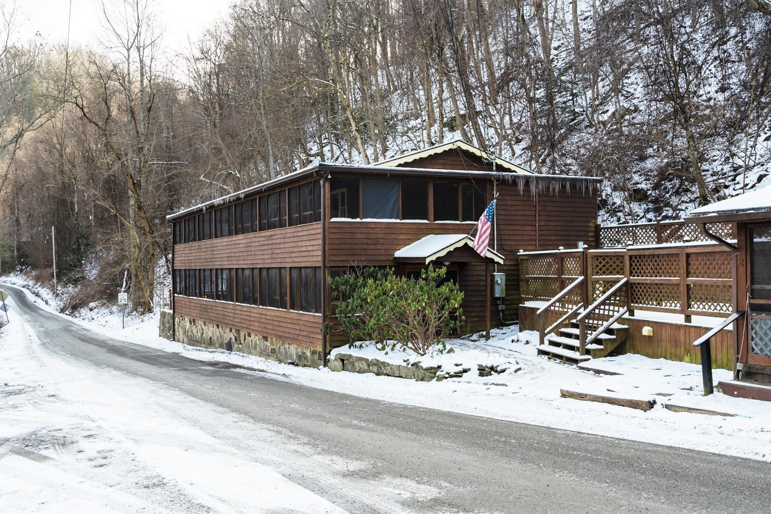 Hotel River Front Resort