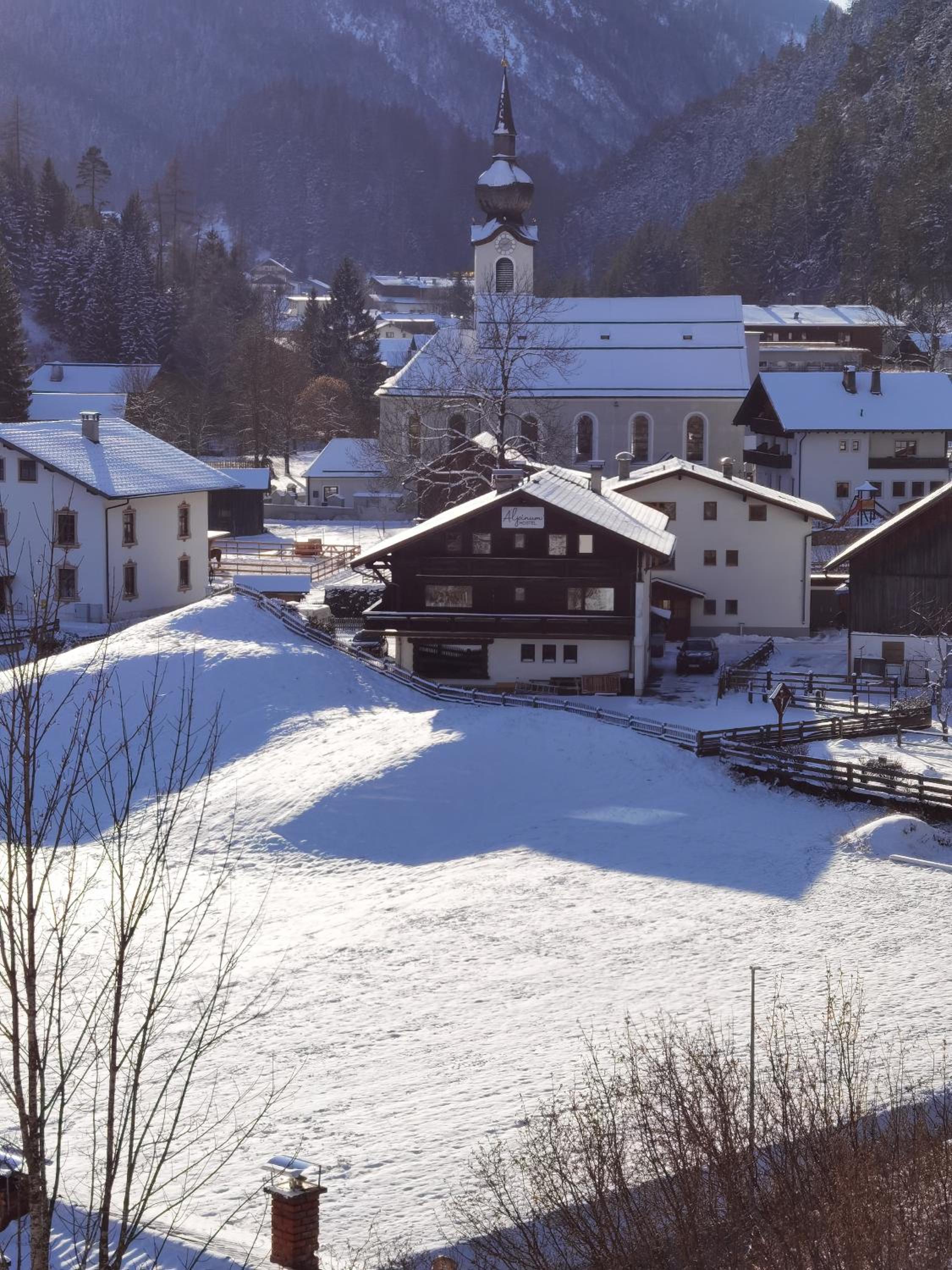 Alpinum Hostel Biberwier - Günstige Privatzimmer in der Zugspitz Arena