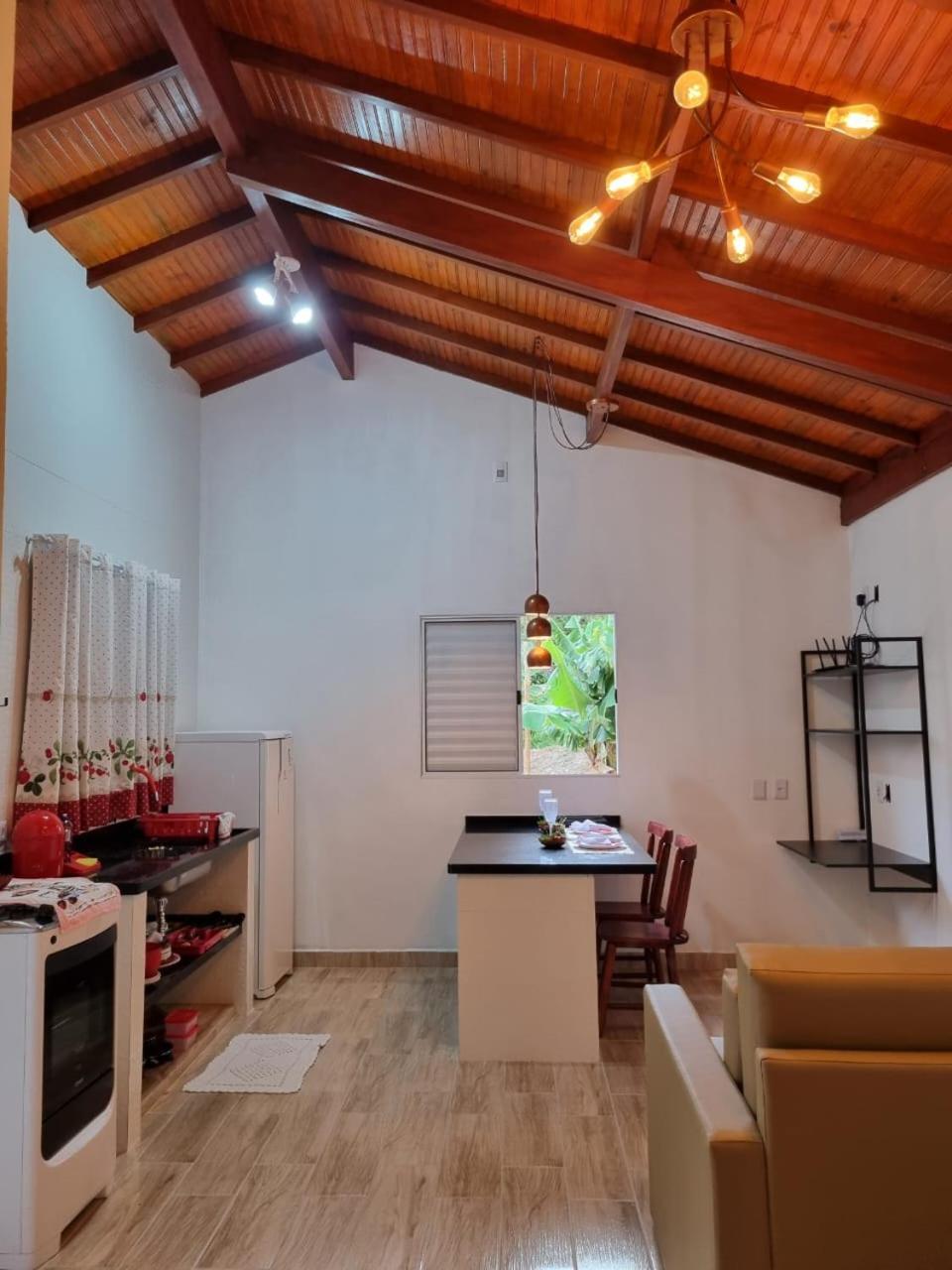 Cabanas Privativas com Jacuzzi, Cozinha, Churrasqueira e Decoração - Sitio Pauletto