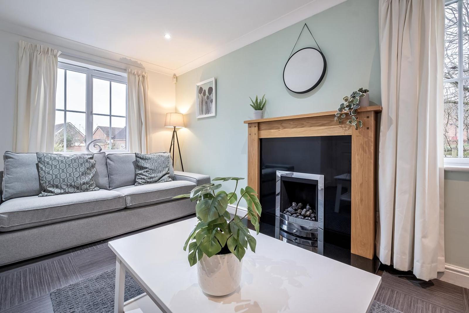 Comfortable House close to Junction 15 of M1 view 4