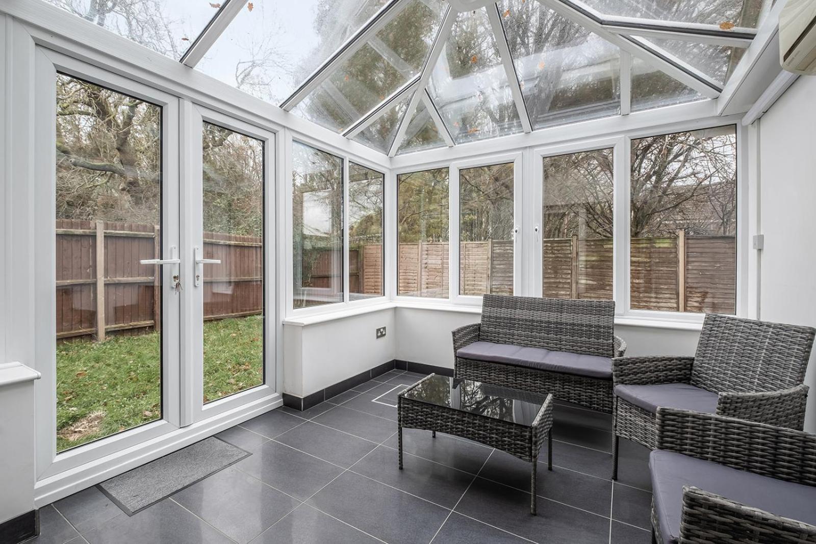Comfortable House close to Junction 15 of M1 view 2