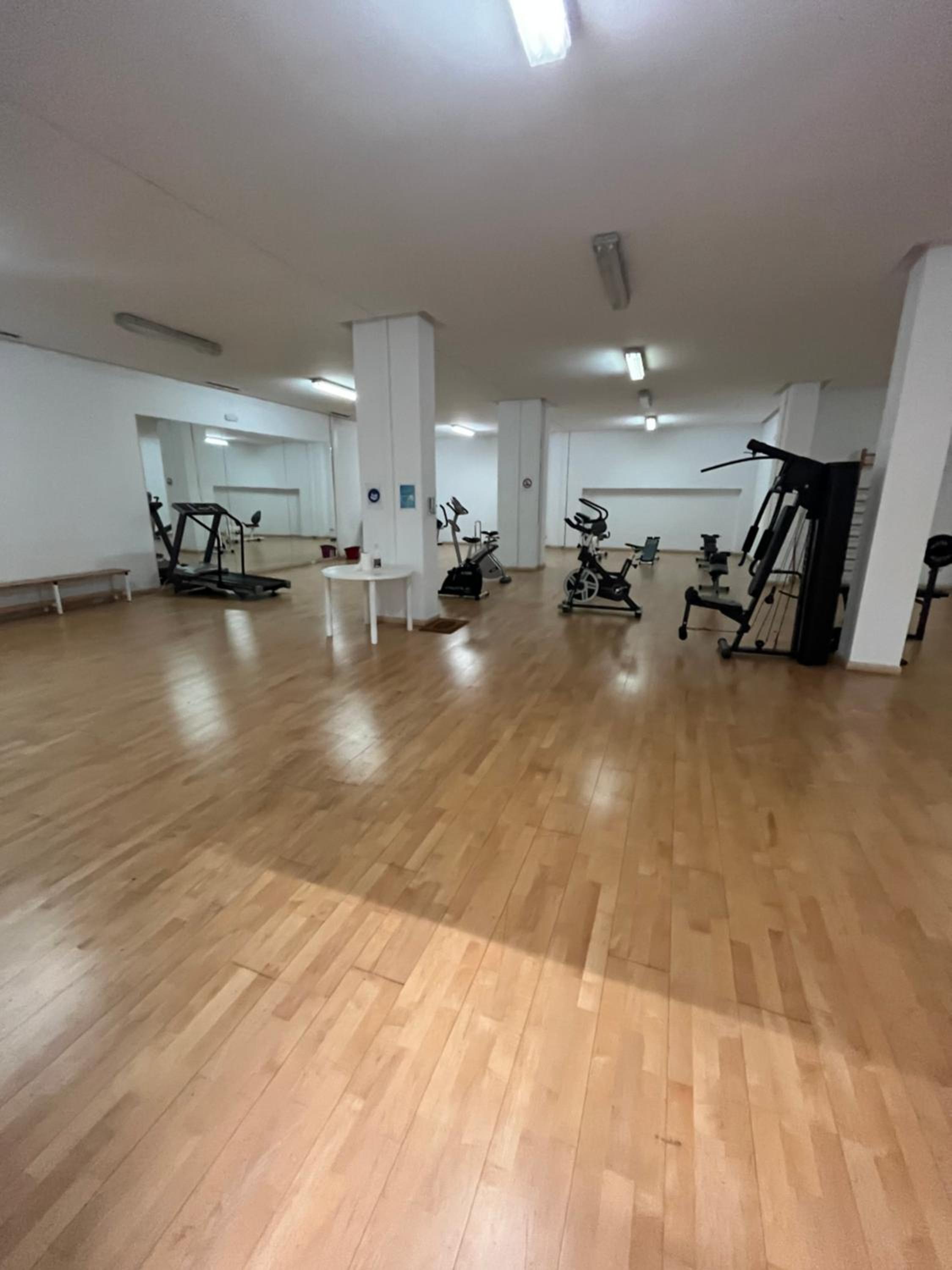 Marbella Vacations - Heart of Puerto Banus newly renavated Free parking , WIFi ,Pool,Gym,Padel court - Property Image 11
