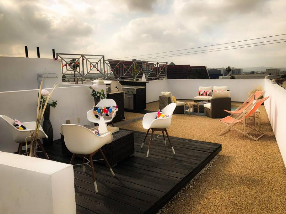 Penthouse Luxury, DTLA views, live-work walk to everything!