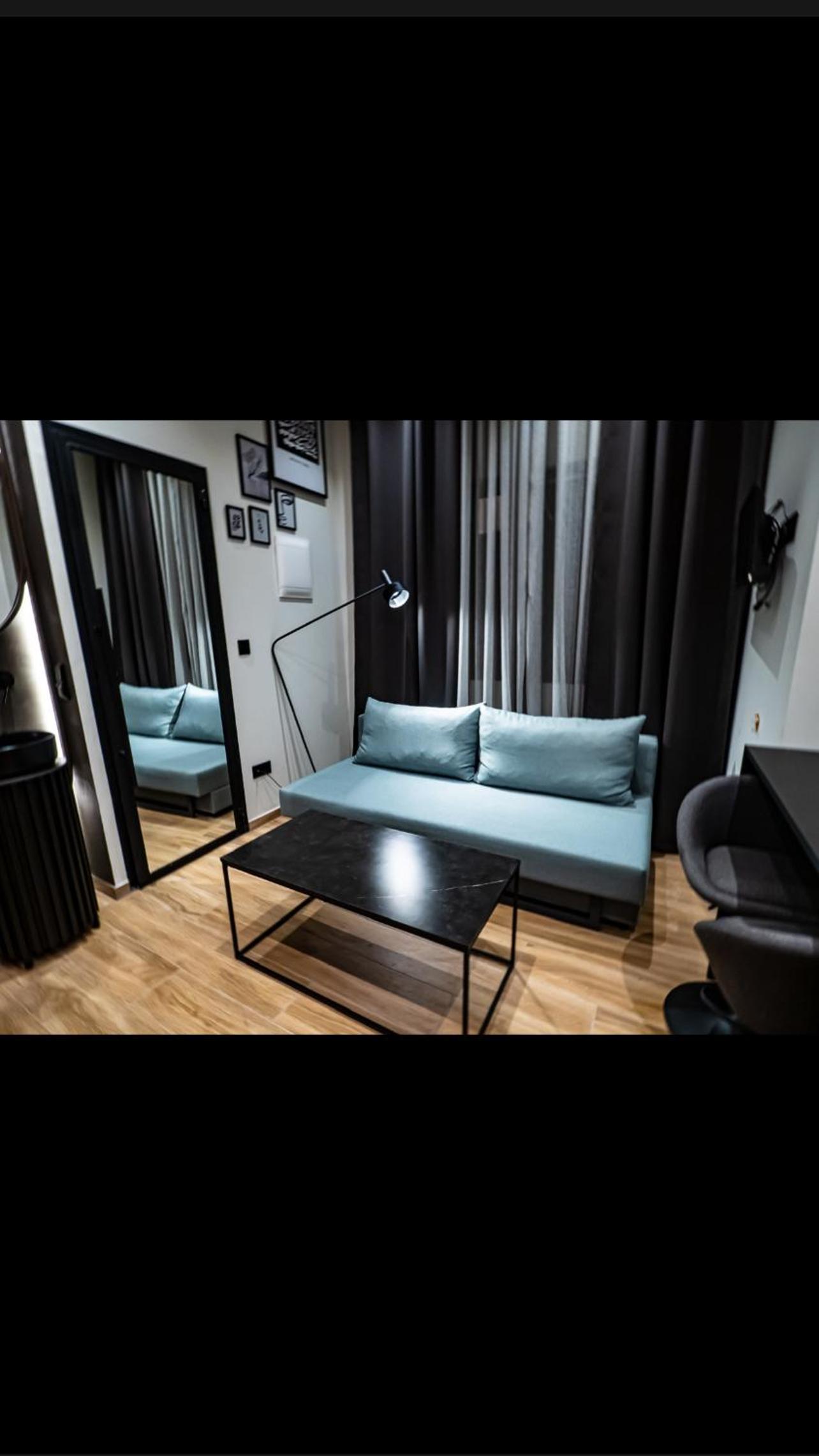 ROOM 11 Aristotelous Thessaloniki and-Mykonos