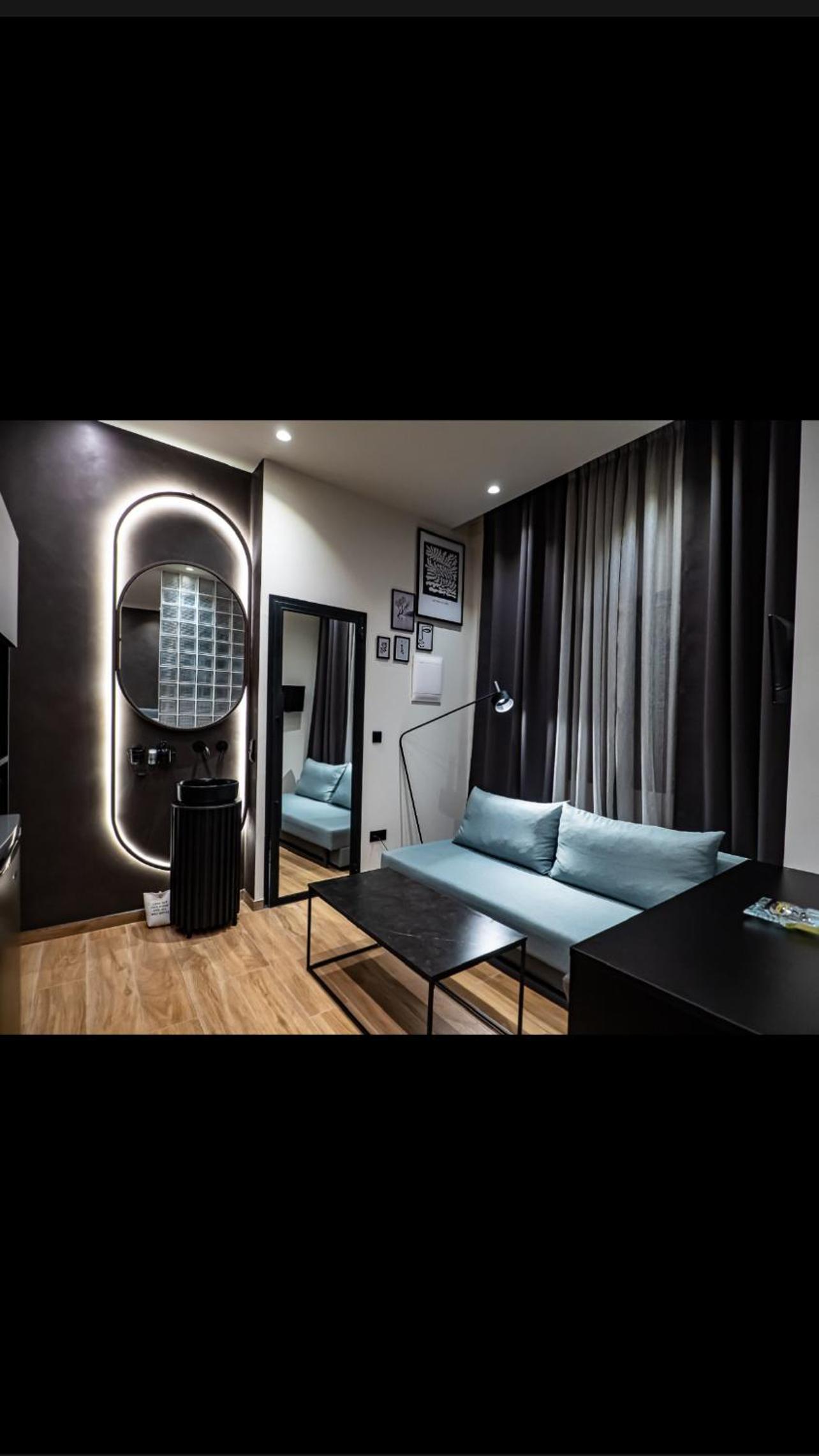 ROOM 11 Aristotelous Thessaloniki and-Mykonos