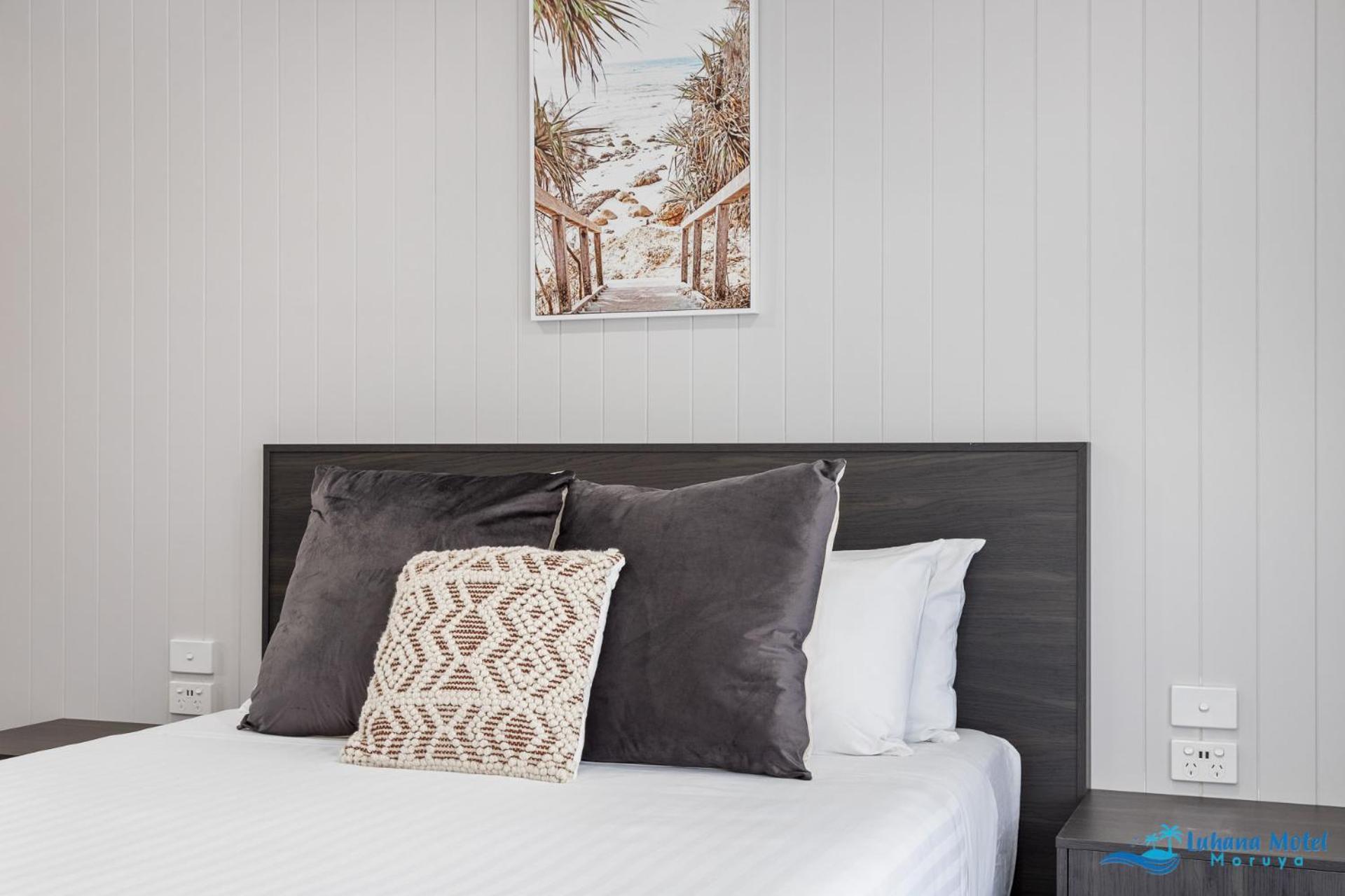 Hive Hotel, Moruya