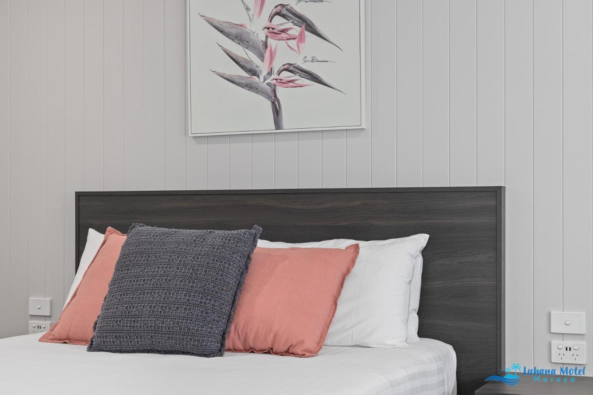 Hive Hotel, Moruya