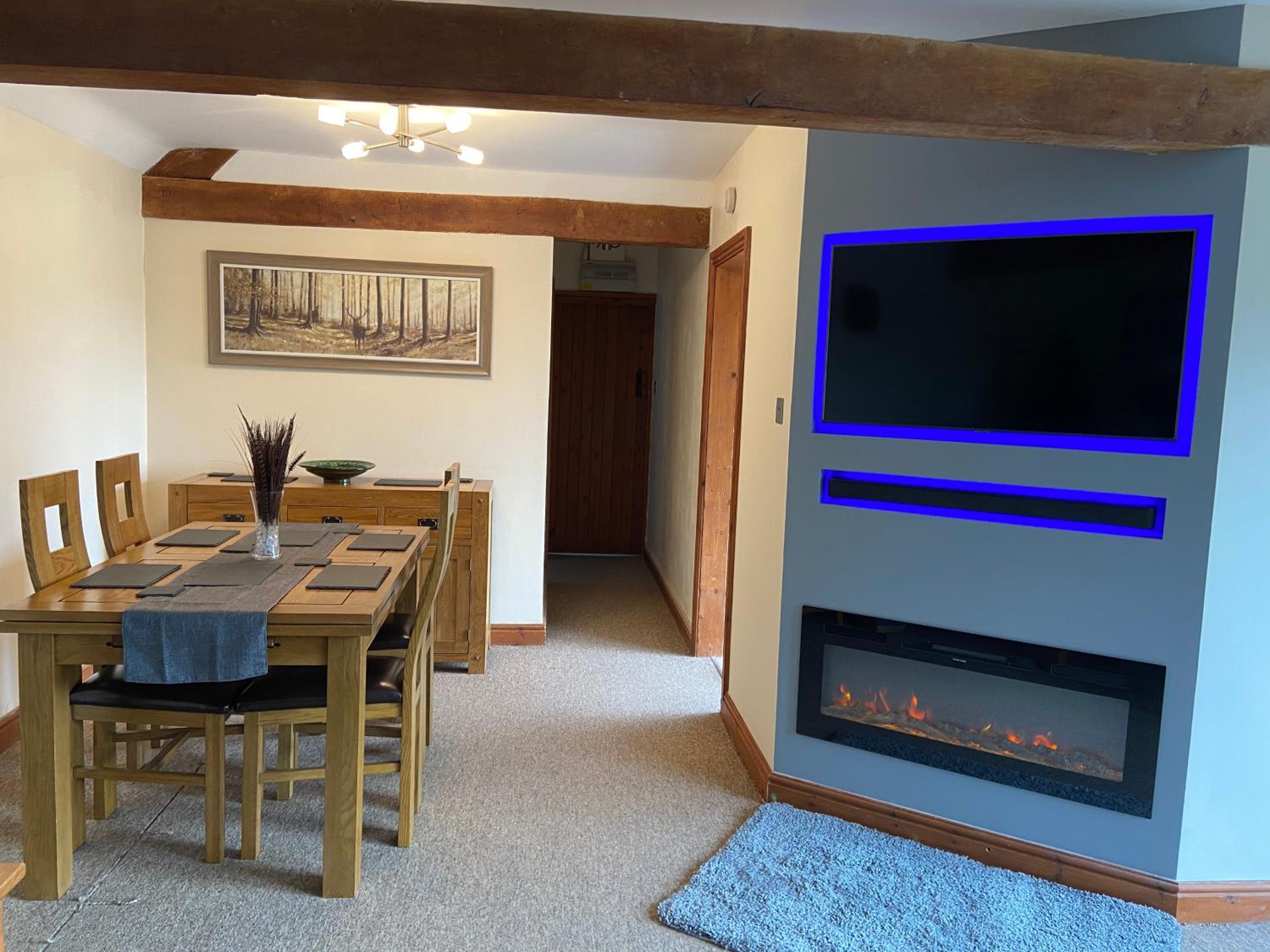Stable Cottage, Old Mill Farm, Cotswold Water Park view 2