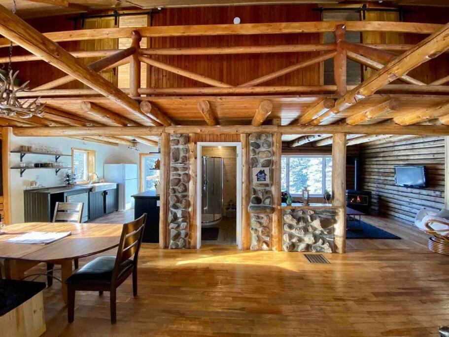 Cozy log cottage