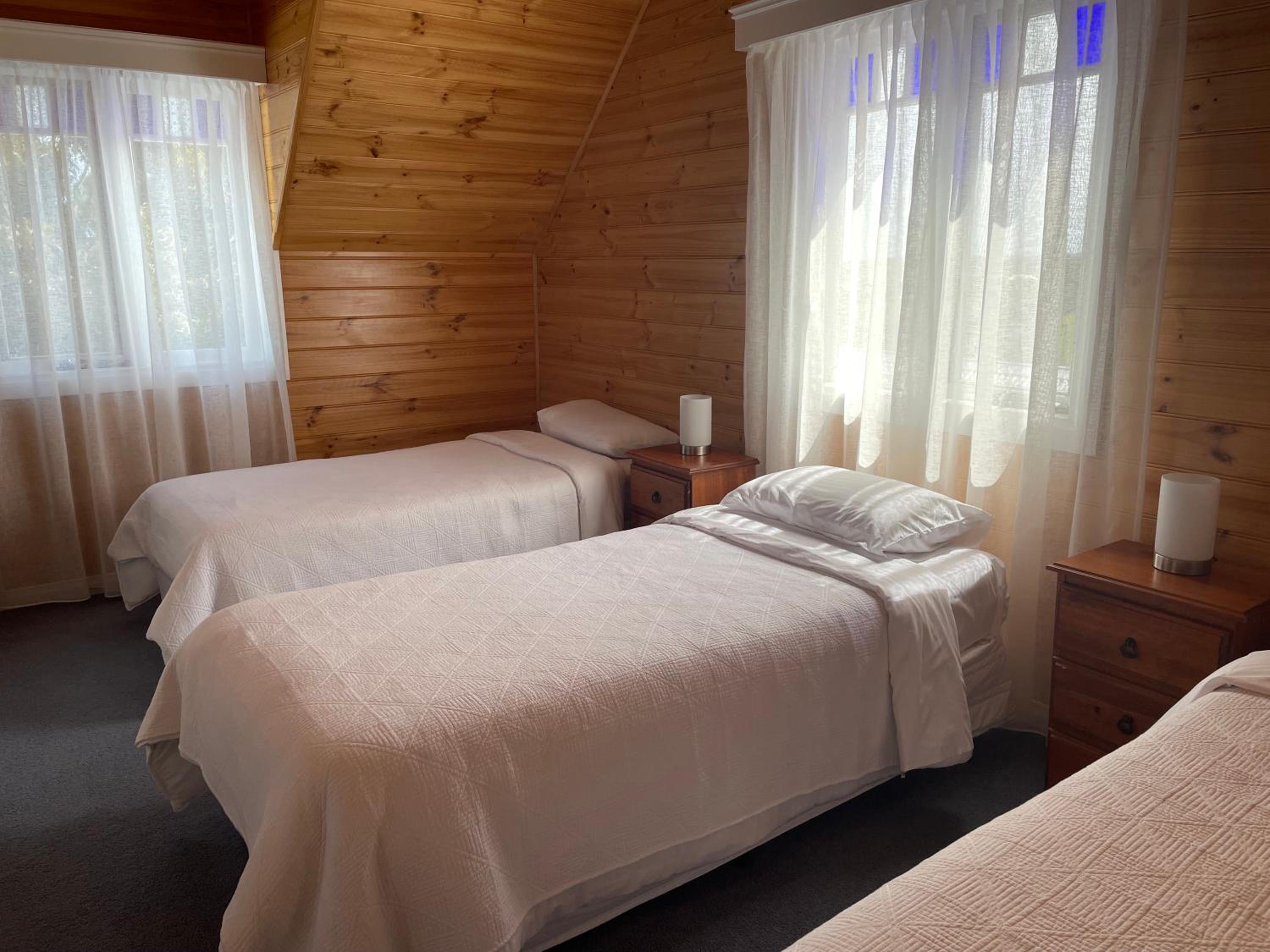 Dunes - Elegant Beach Villa with huge heated swim spa