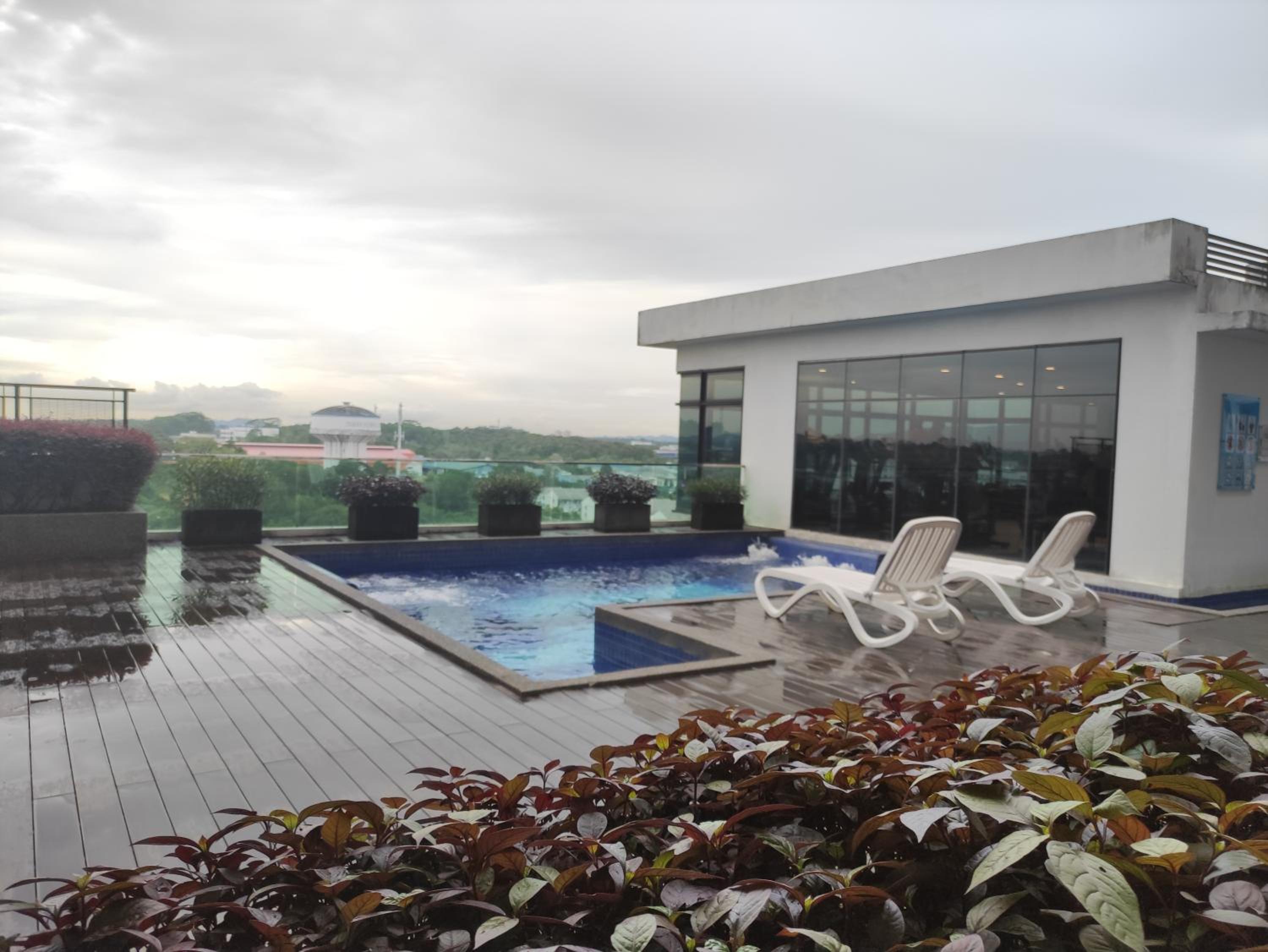 2Bedroom 5 Mins to MidValley 10 Mins to CIQ